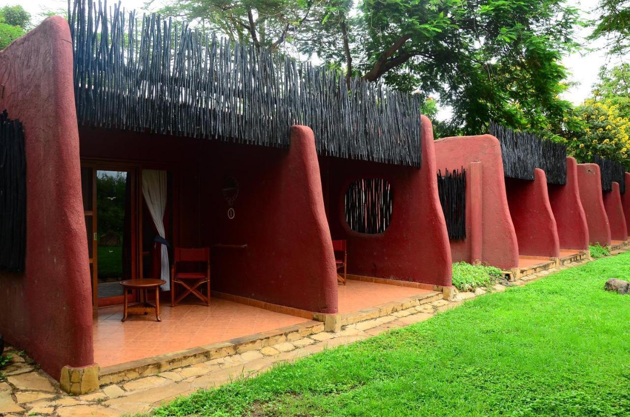 Amboseli Serena Safari Lodge מראה חיצוני תמונה